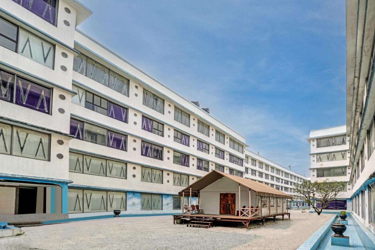 Townhouse 809 Royal Palms Hotel - Rose Collection Mumbai Exteriör bild