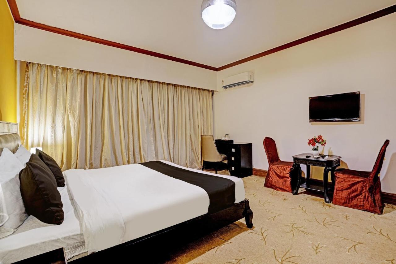 Townhouse 809 Royal Palms Hotel - Rose Collection Mumbai Exteriör bild