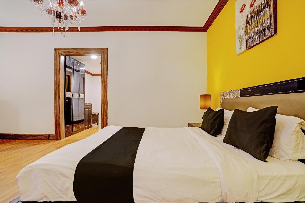 Townhouse 809 Royal Palms Hotel - Rose Collection Mumbai Exteriör bild