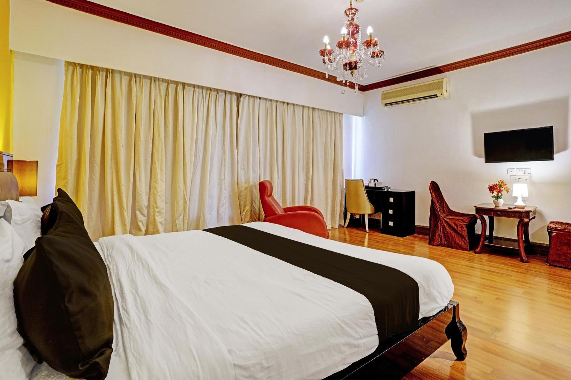 Townhouse 809 Royal Palms Hotel - Rose Collection Mumbai Exteriör bild