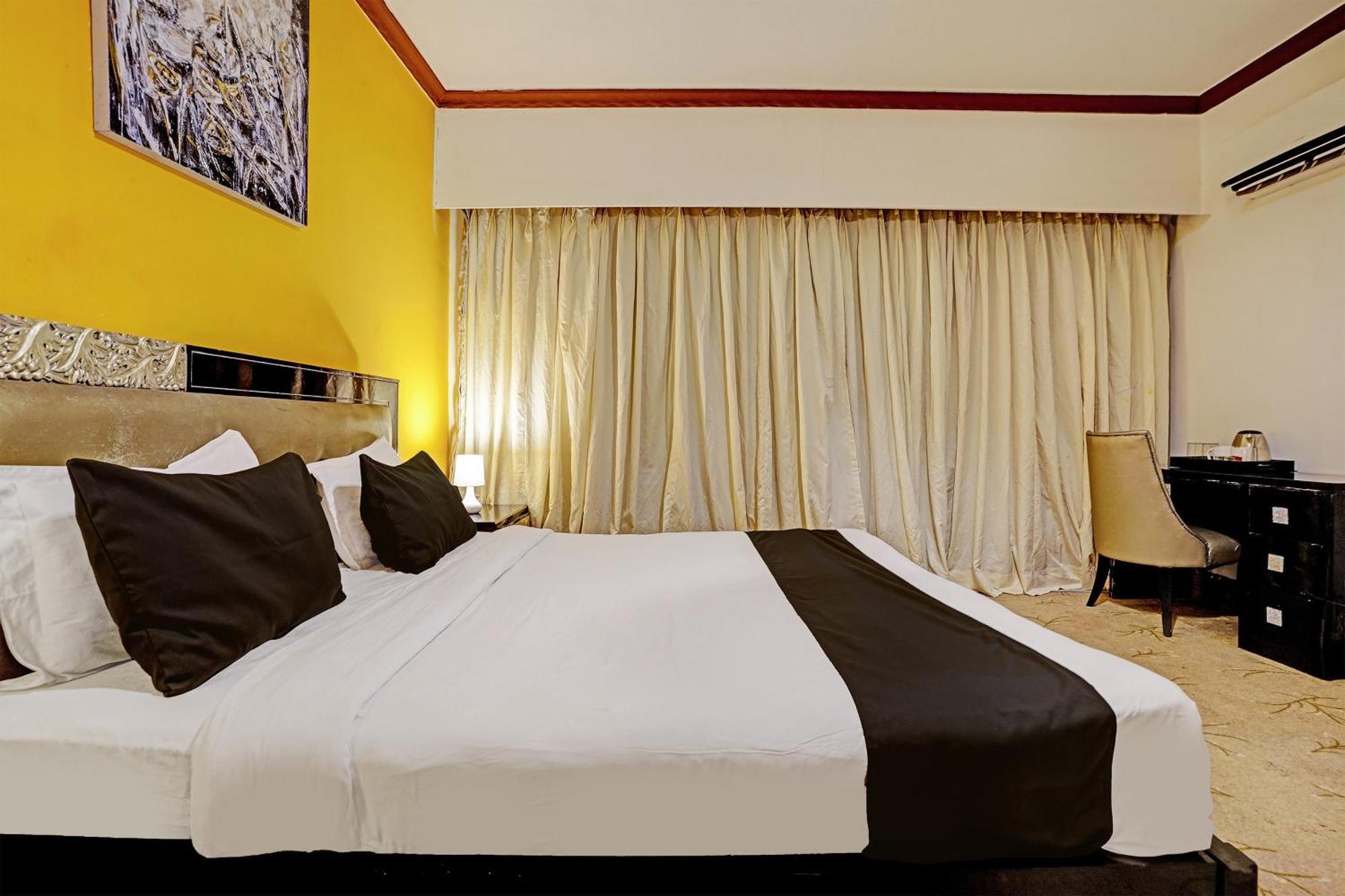 Townhouse 809 Royal Palms Hotel - Rose Collection Mumbai Exteriör bild